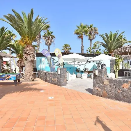 Book Jet - Oasis Pool View