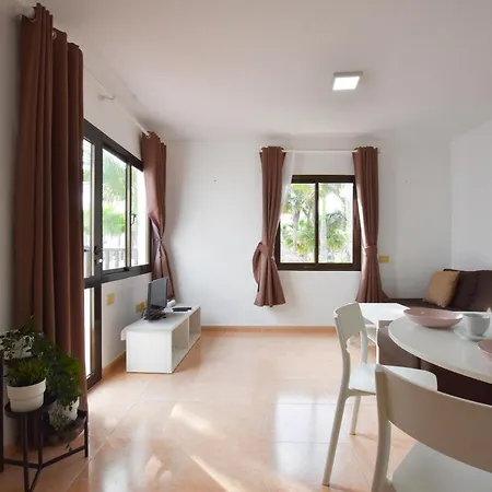 Book Jet - Oasis Pool View Apartment *